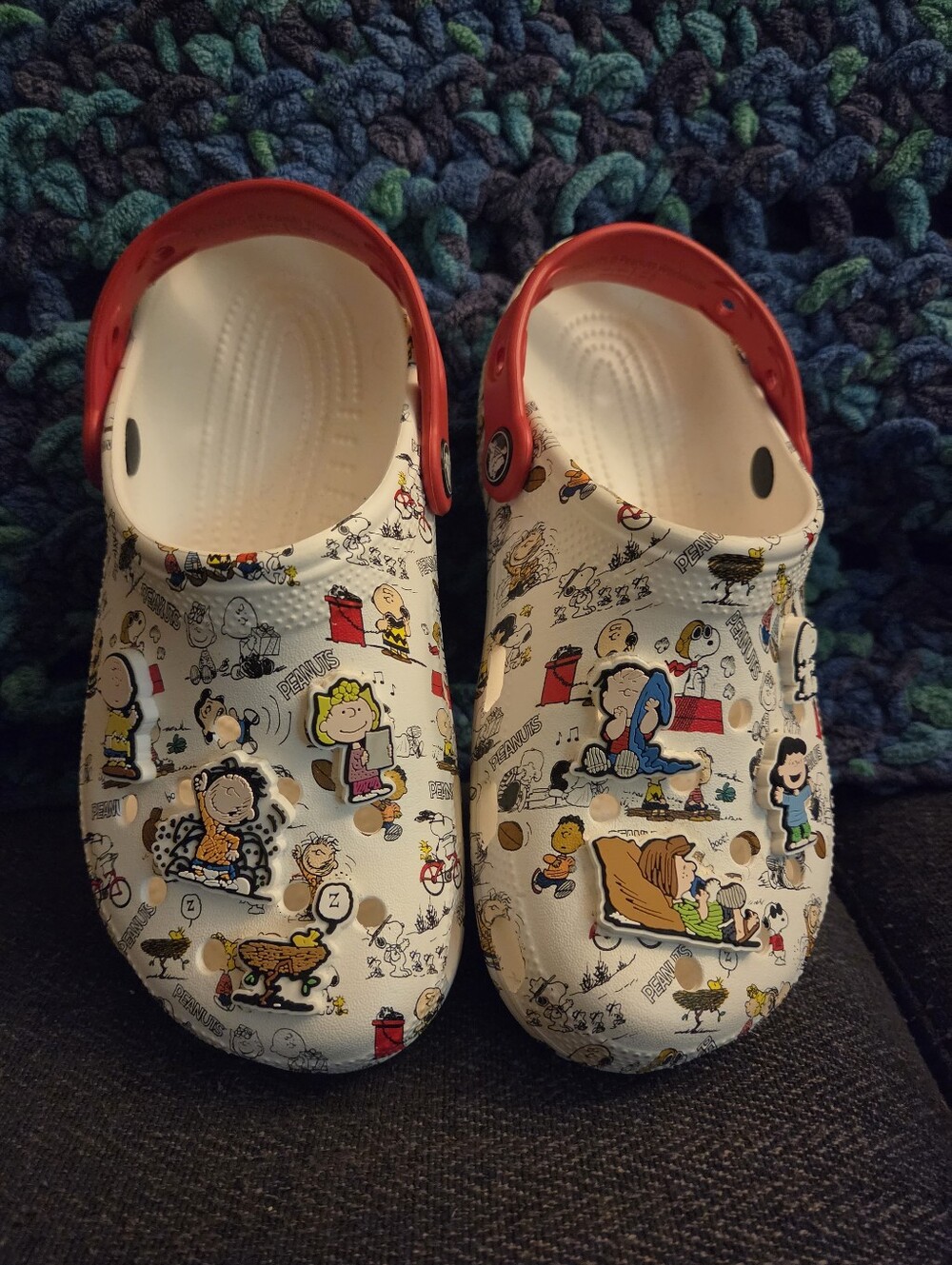 Peanuts Crocs Size J4